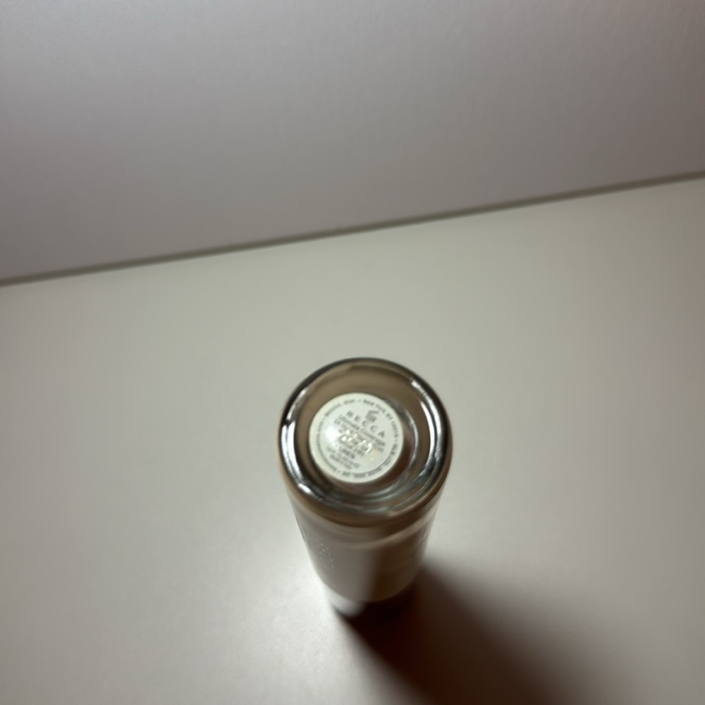 Becca Ultimate Coverage Foundation - Picture 4 of 5